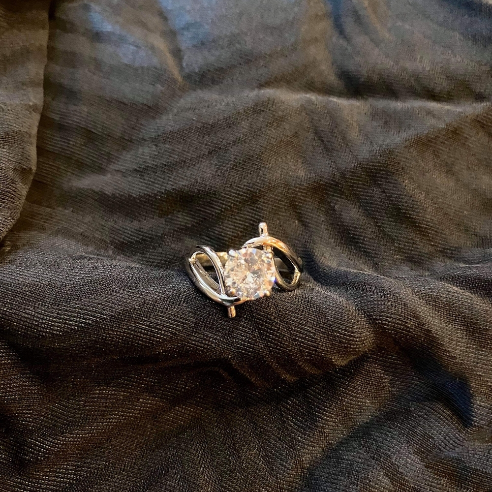 Costume jewelry Ring